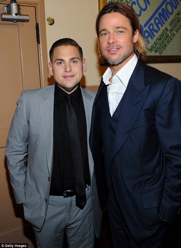 Vừa trở về sau sự kiện Oscar, Brad Pitt sẽ lại bắt tay ngay với Jonah Hill (trái) trong dự án làm phim phỏng theo ký sự của Michael Finkel, True Story